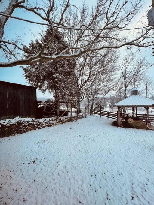 Bourbon Trail Cabin On The Farm Lawrenceburg Exterior foto