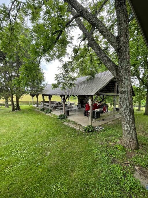 Bourbon Trail Cabin On The Farm Lawrenceburg Exterior foto